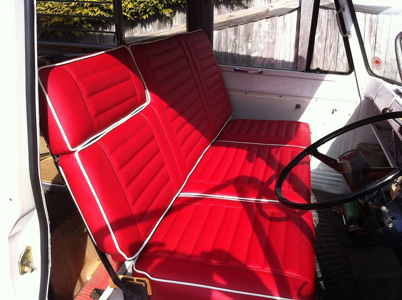 20145282018_red seat.jpg